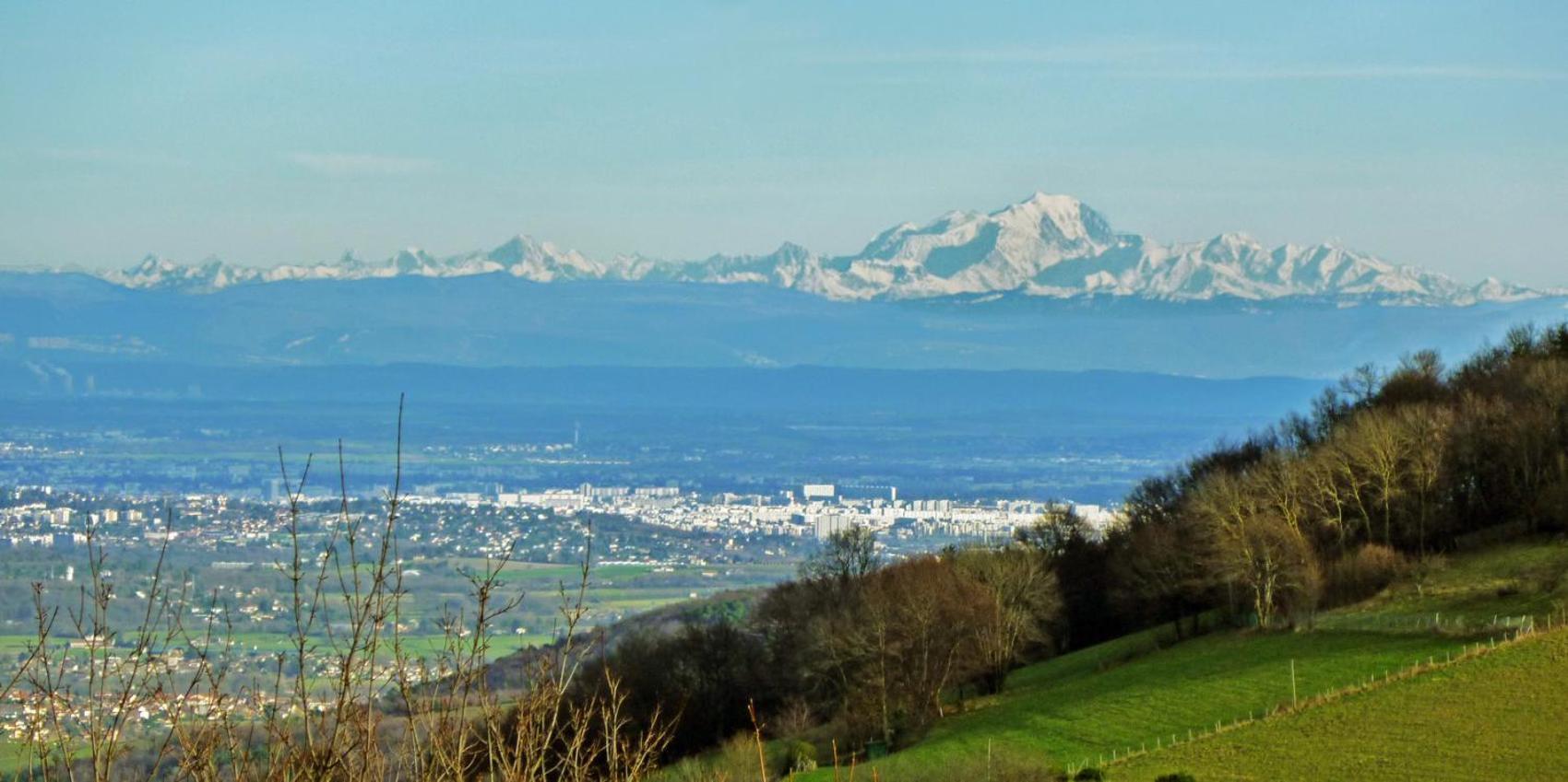 Gites Des Esselards Yzeron Экстерьер фото