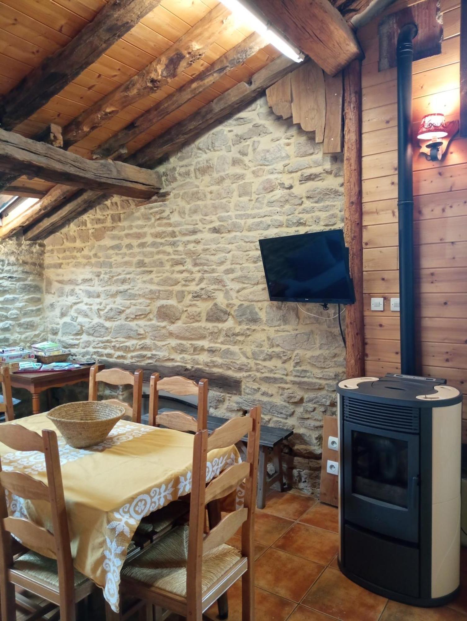 Gites Des Esselards Yzeron Экстерьер фото