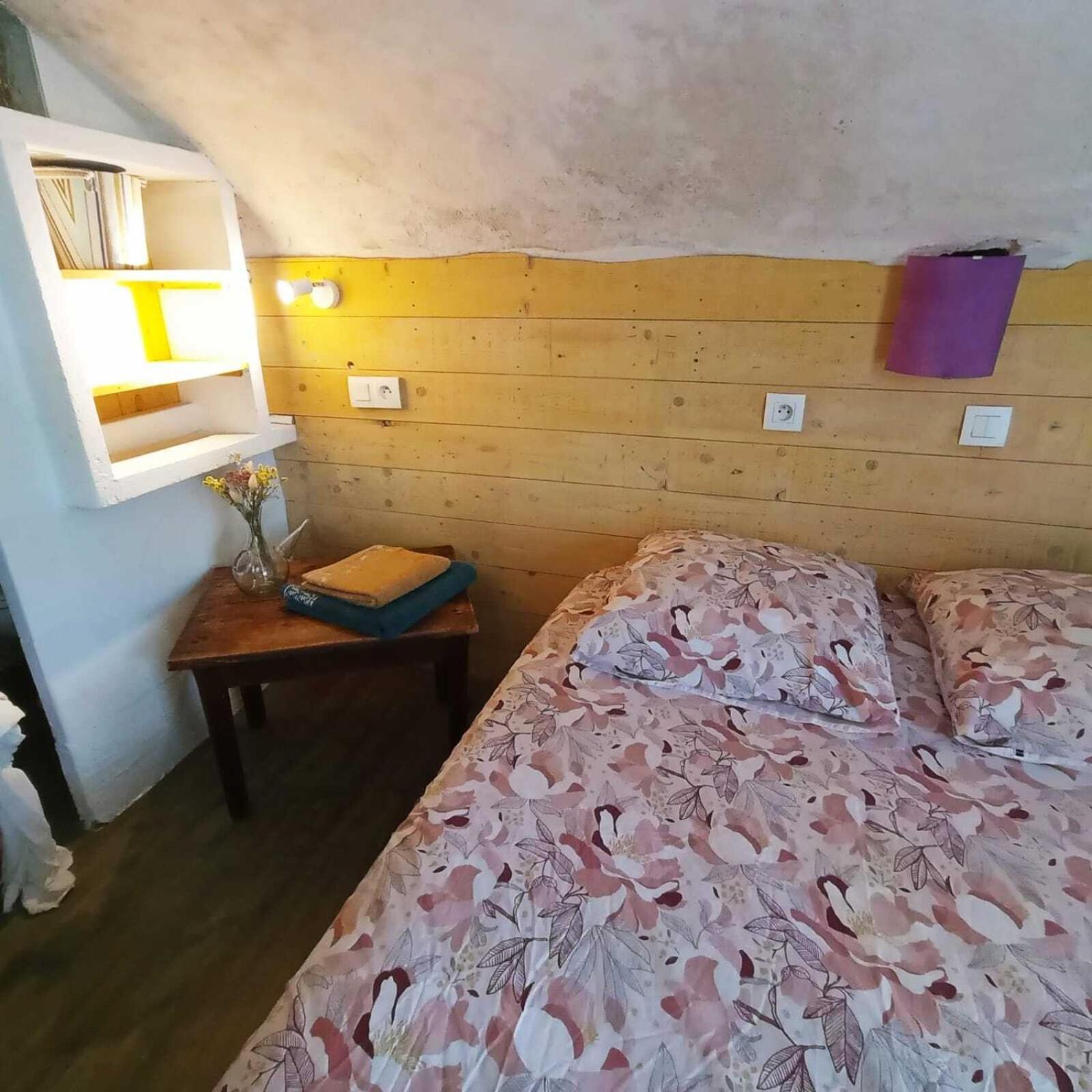 Gites Des Esselards Yzeron Номер фото